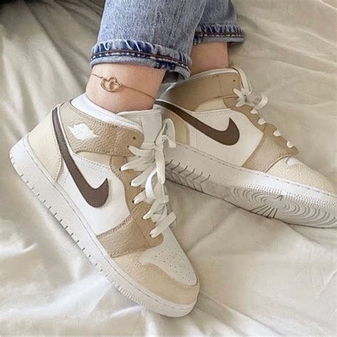 brown nike shoes for girls.